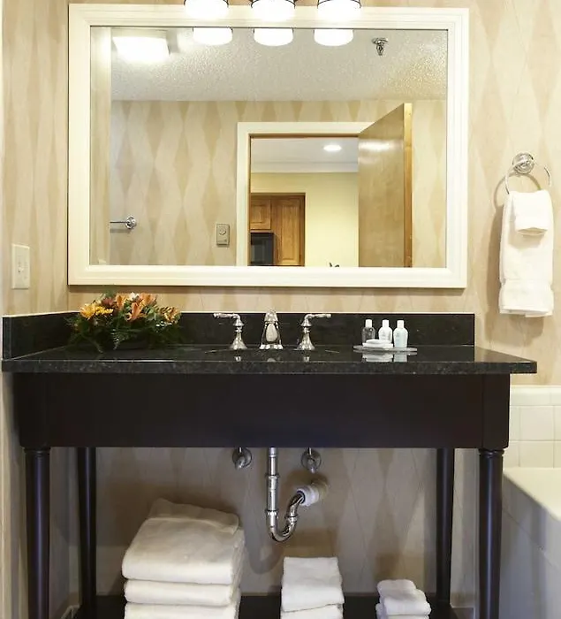 The Lakeview Hotel, Shanty Creek Resort-1